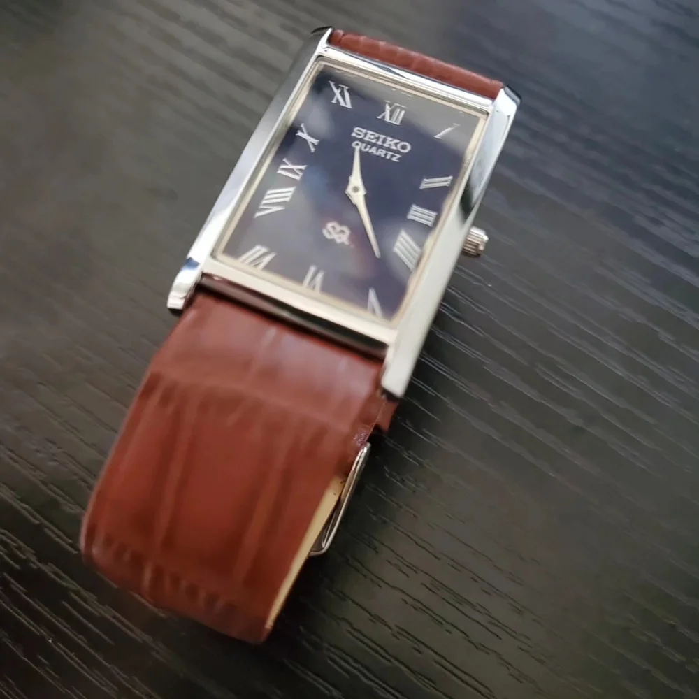 Mint Condition - Rare Vintage Seiko Slim Tank Men's Leather‎ Watch